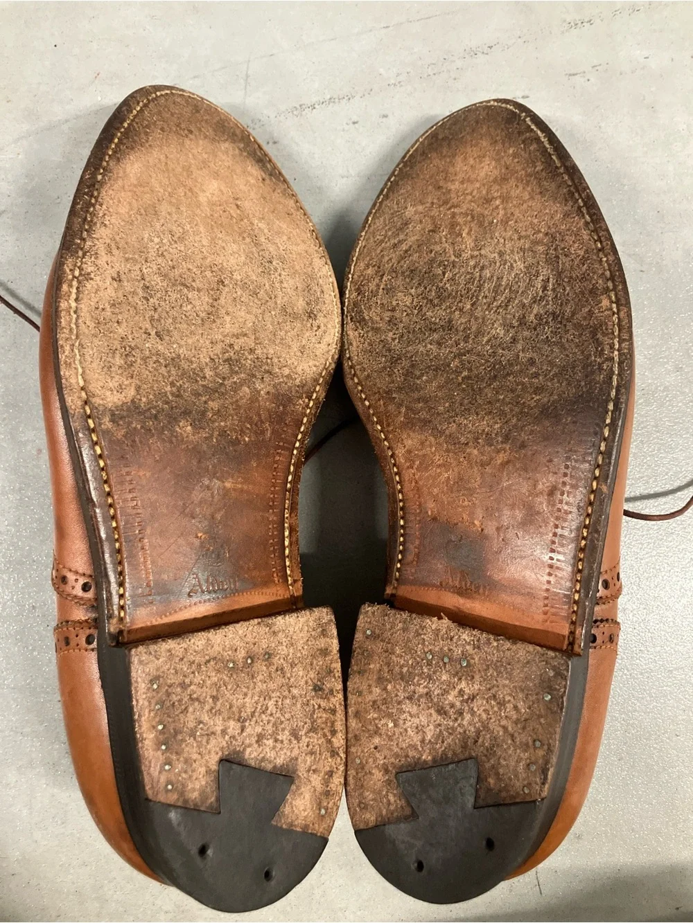 Alden 911 Medallion Perf Tip Bal Oxford Burnished Tan Calf USA 8.5